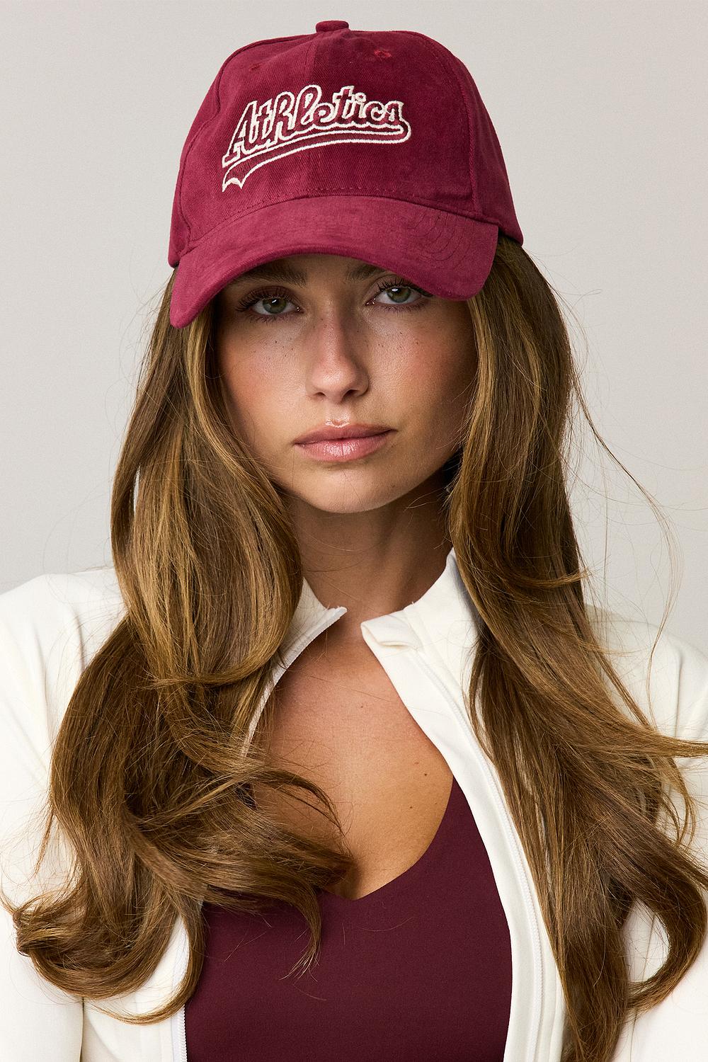 Casquette rouge foncé