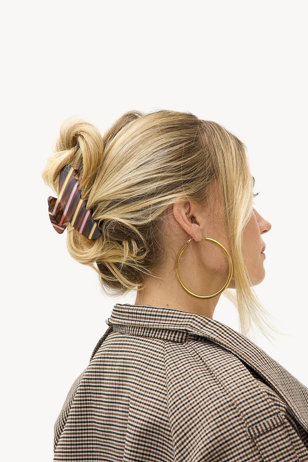 Pince à cheveux marron avec rayures roses