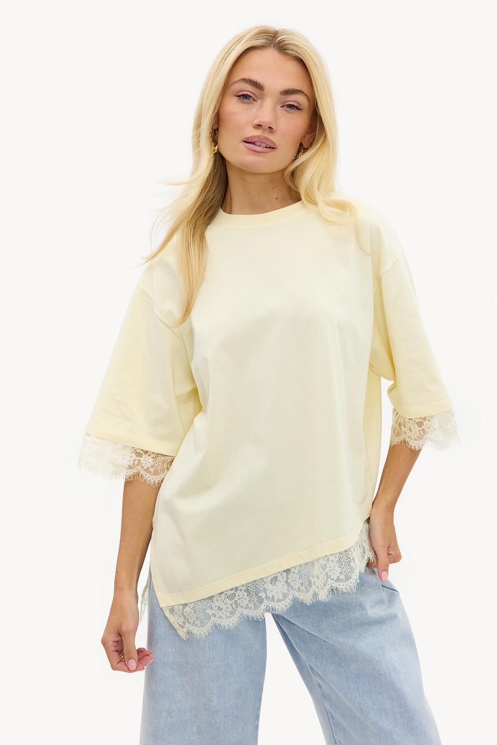 Chemise jaune en dentelle