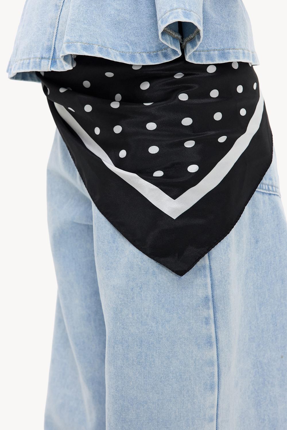 Écharpe noire à pois