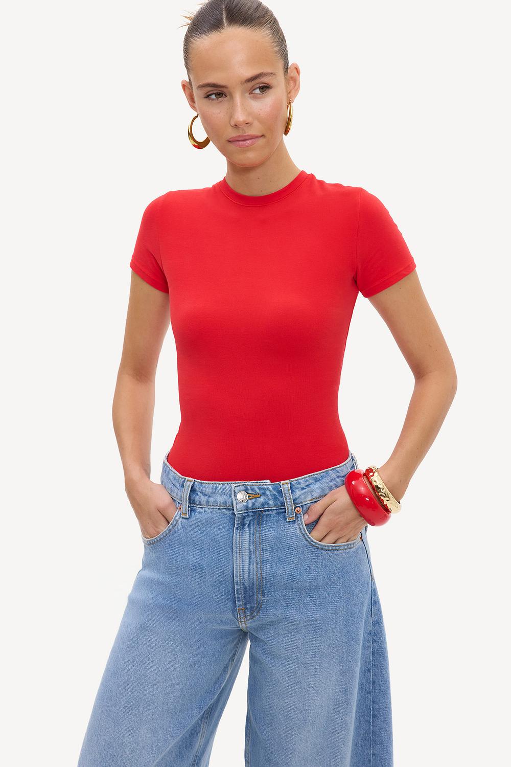 Top rojo de manga corta