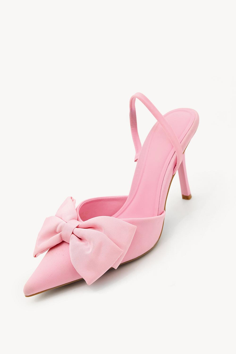 Roze hakken met strik