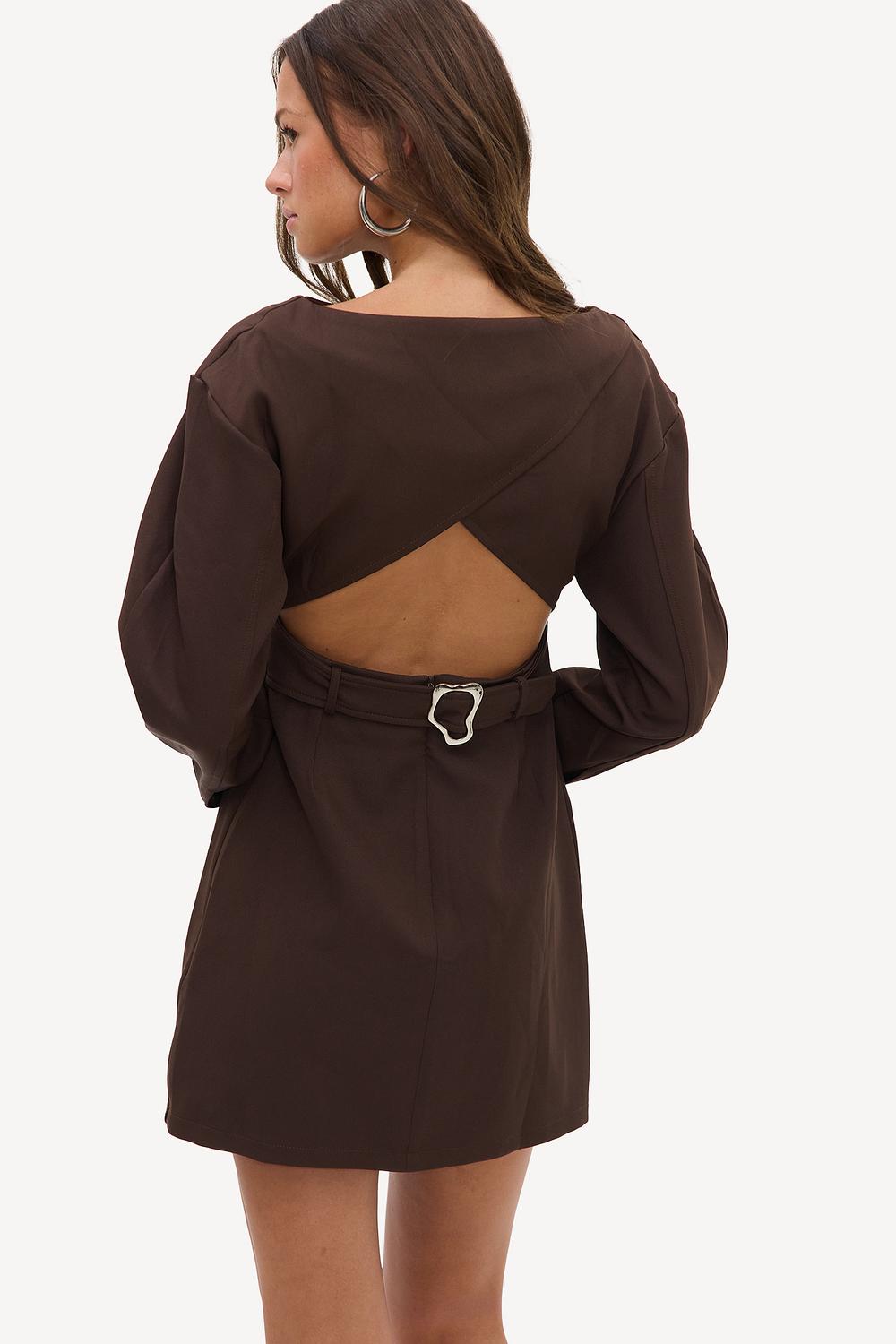 Vestido marrón oscuro