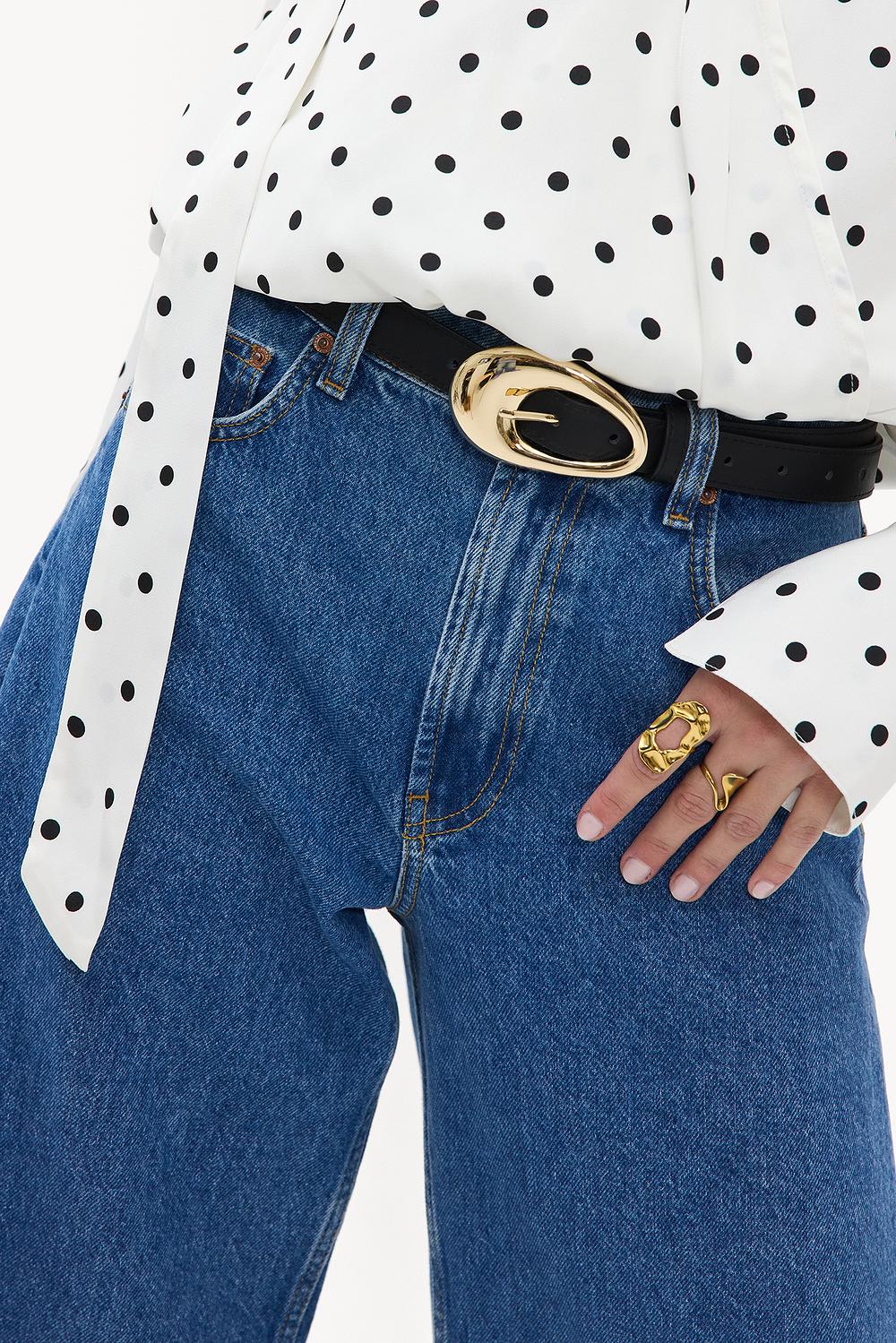 Zwarte riem met gouden buckle