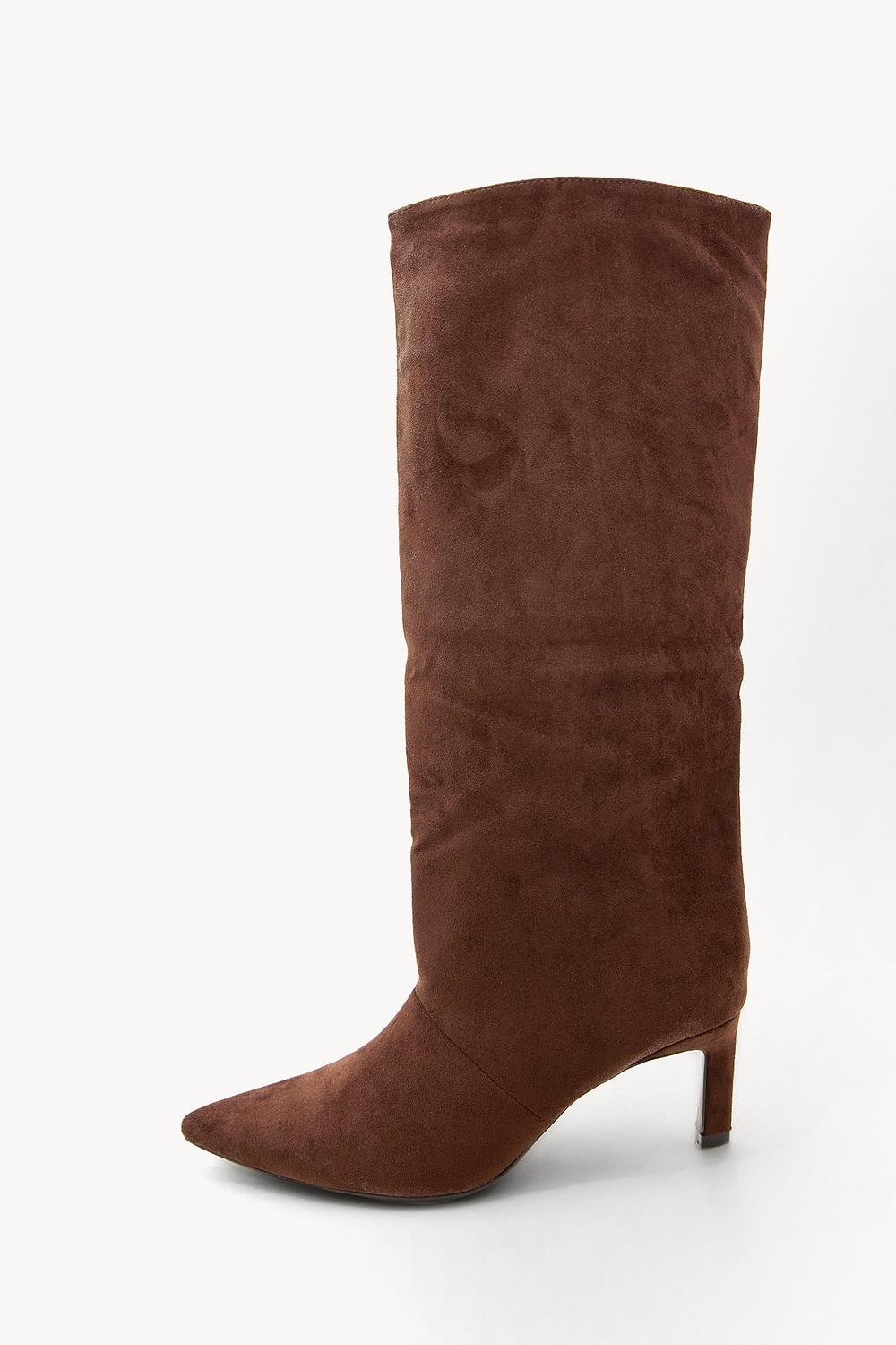 Botas marrones efecto ante con tacón