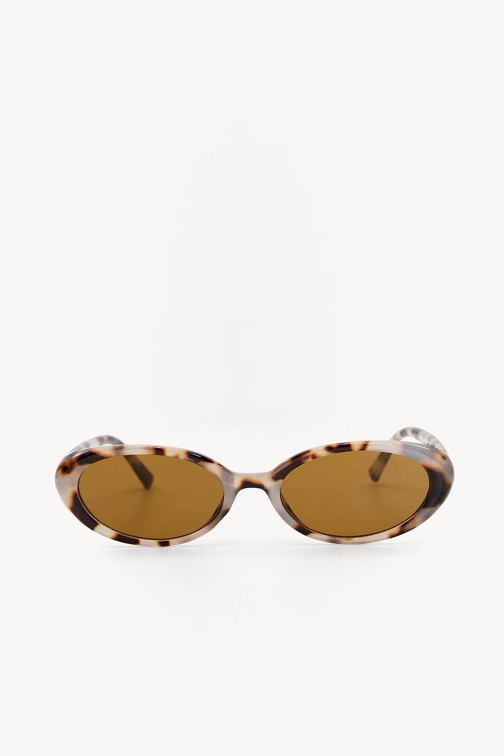 Brown sunglasses with leopard print