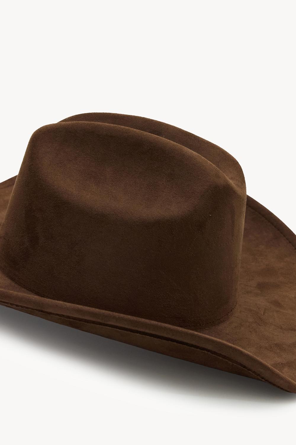 Sombrero marrón con hebilla