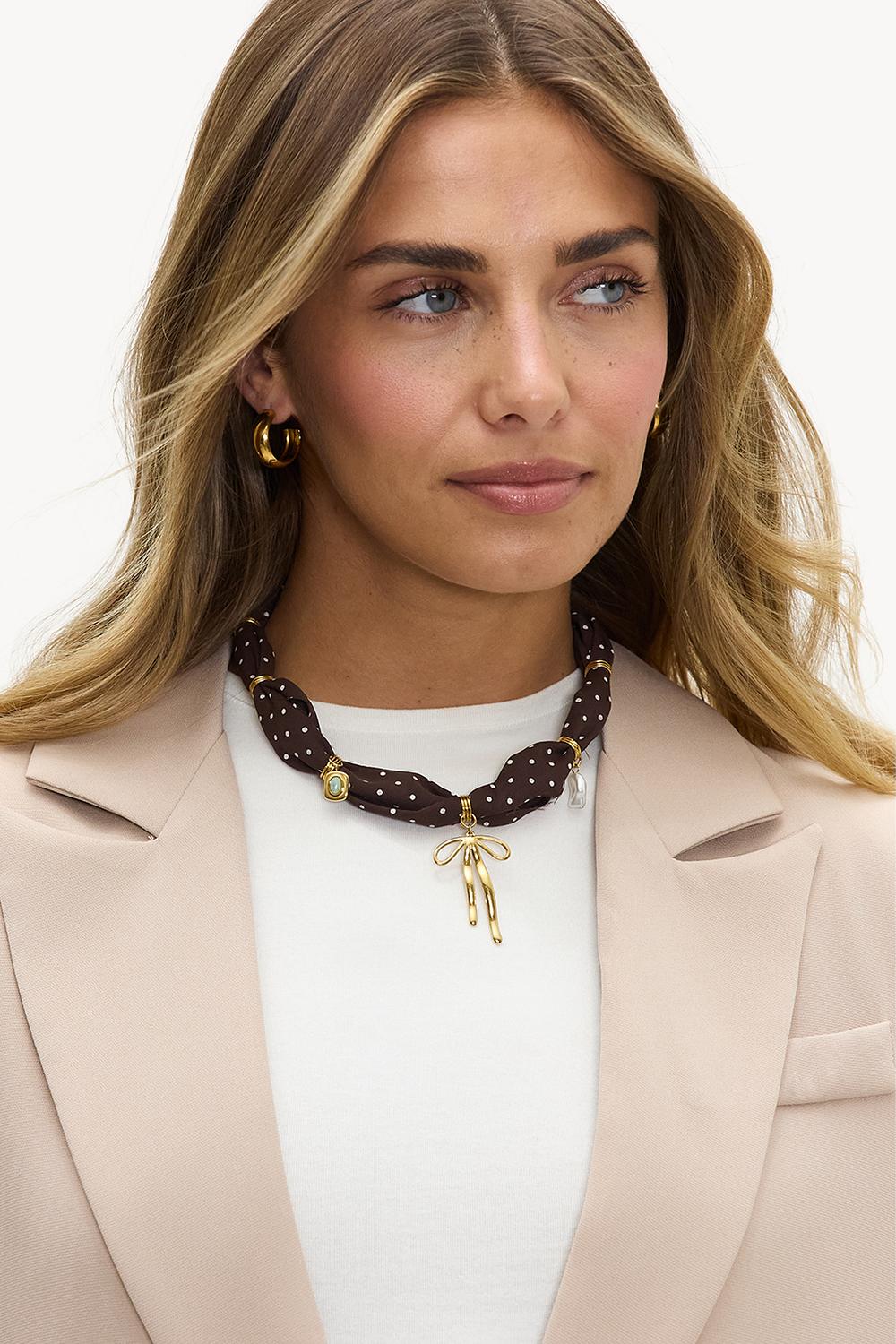 Collar negro con lunares