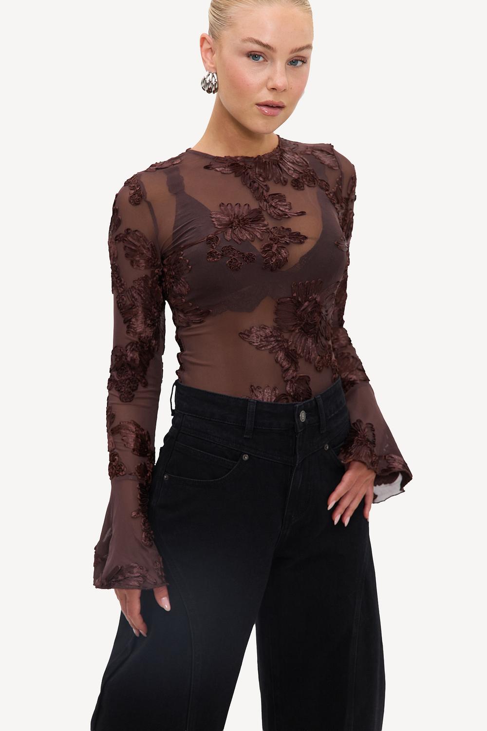 Bruine top met bloemenprint