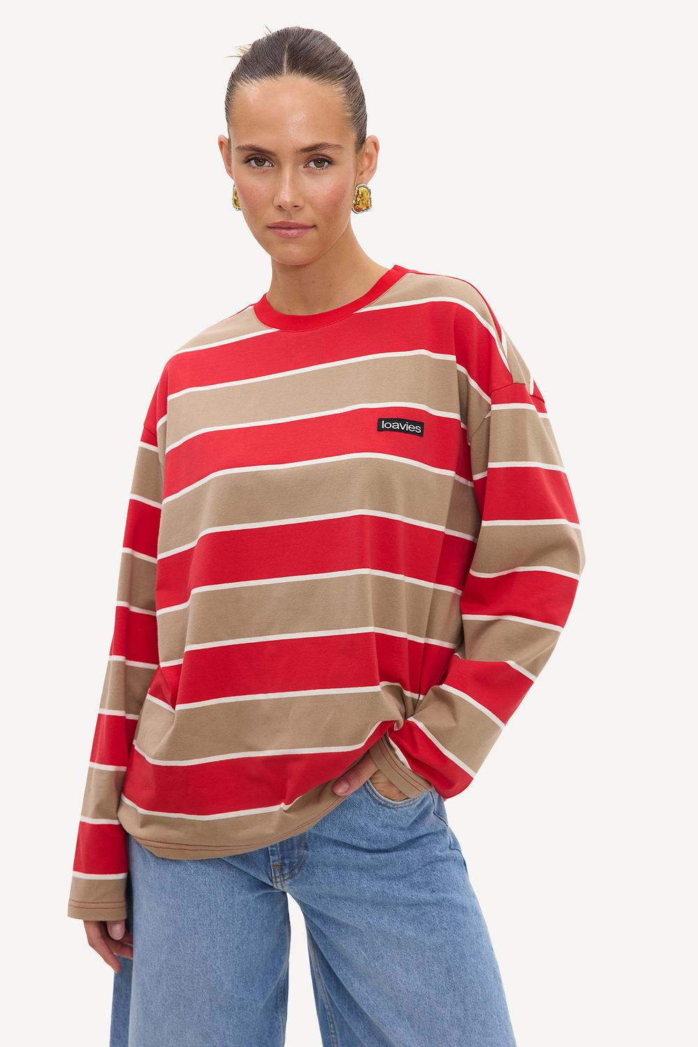 Rode longsleeve top met loge en beige en witte strepen