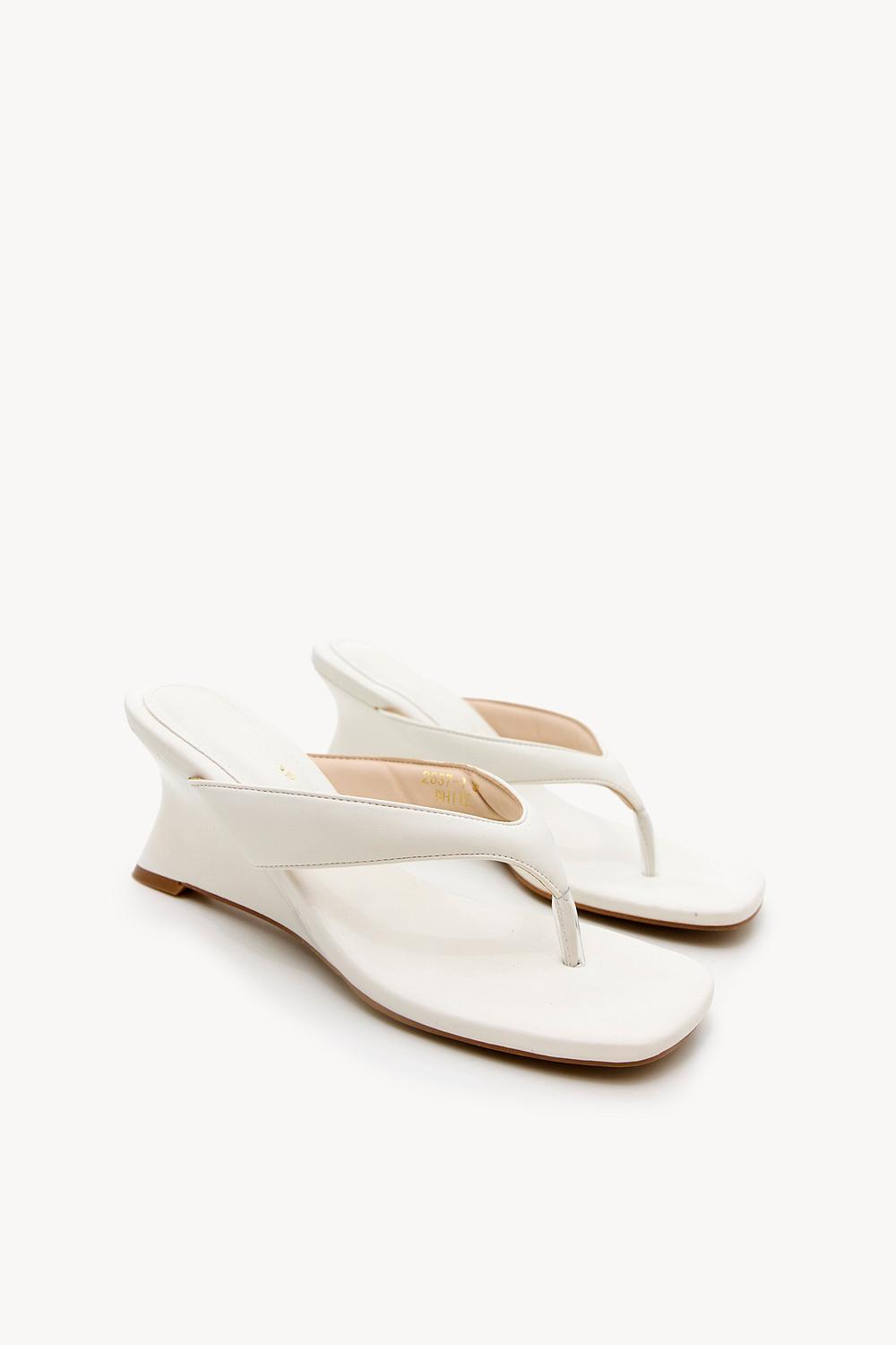 White heeled flip-flops