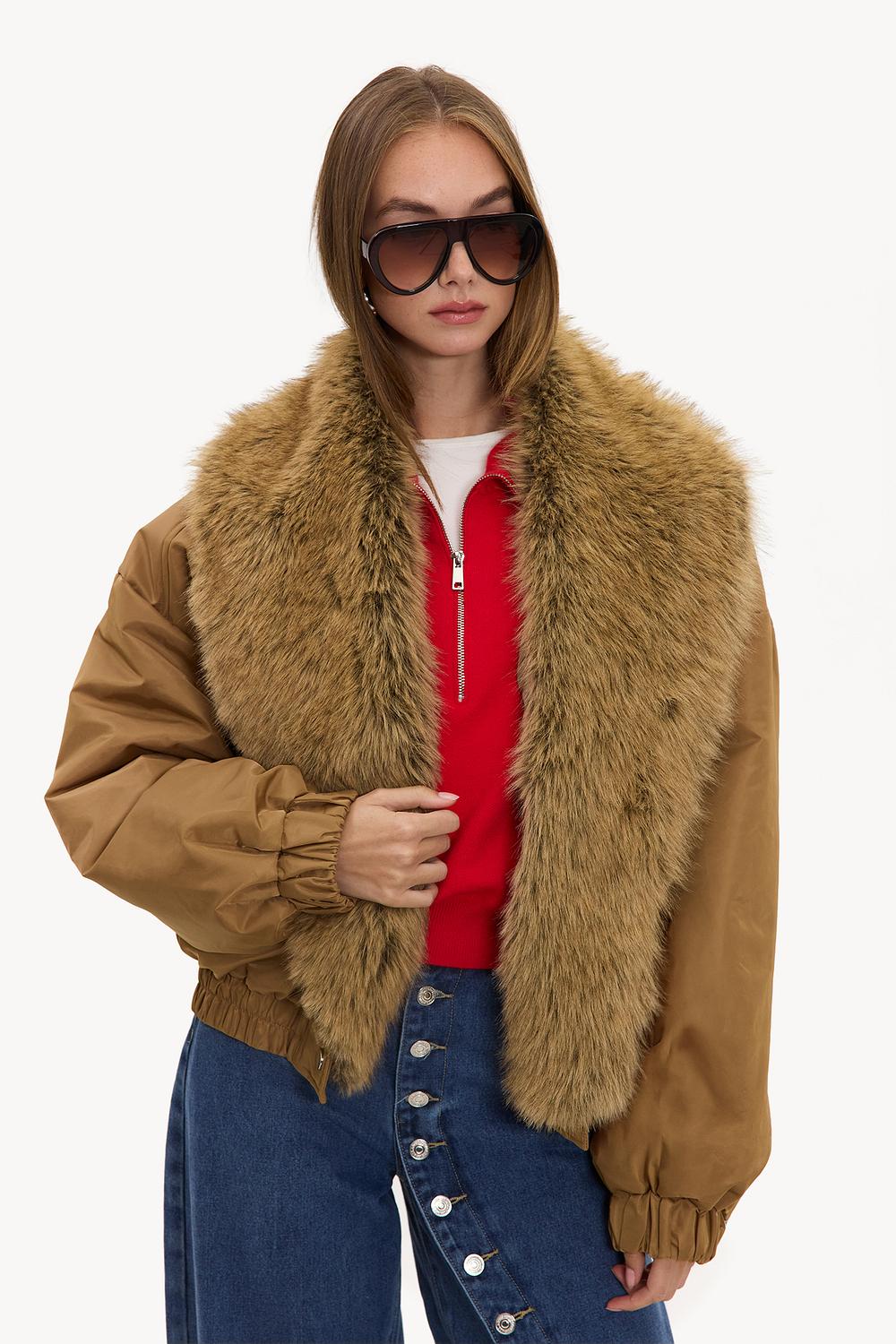 Bomber color camel con piel sintética