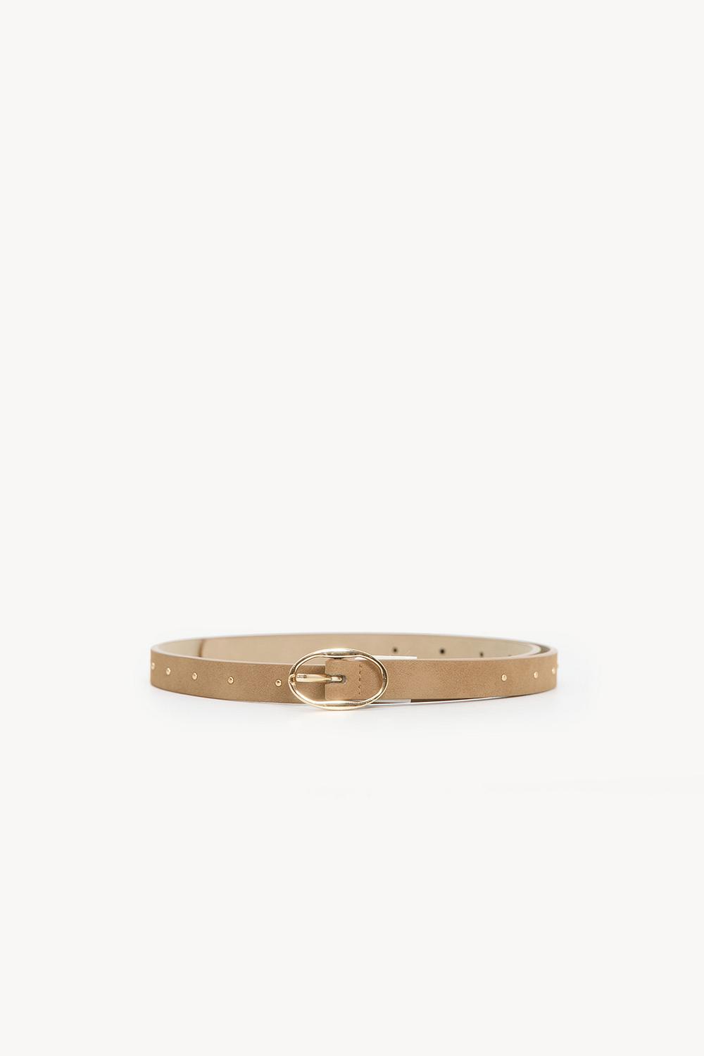Ceinture marron clair avec clous dorés