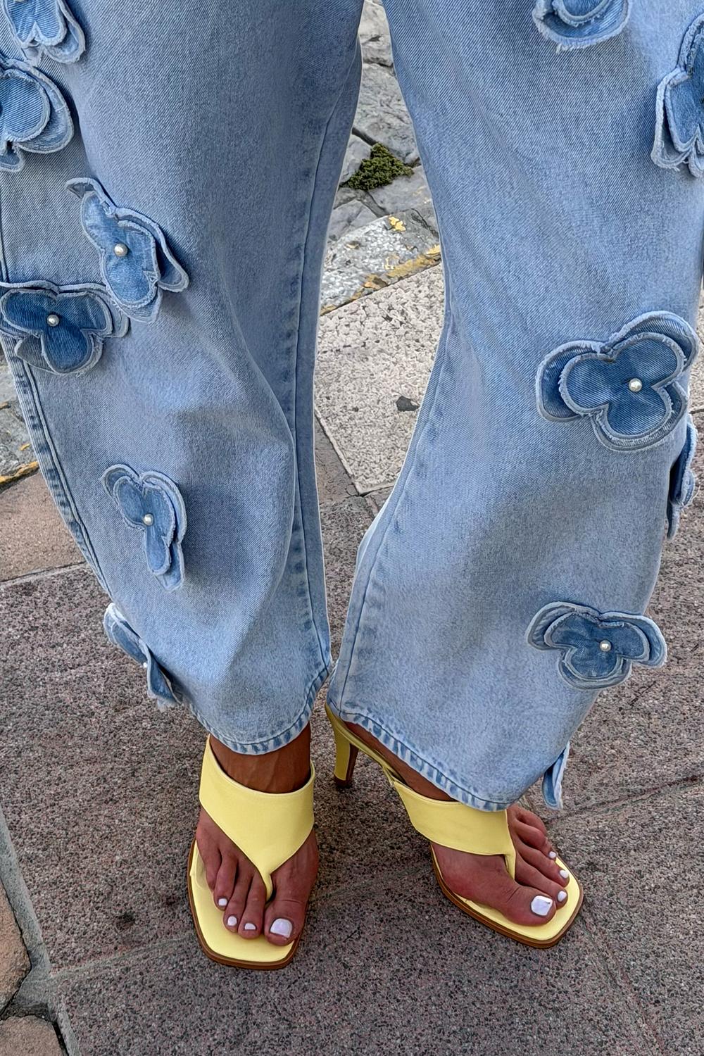 Zapatillas amarillas con tacón