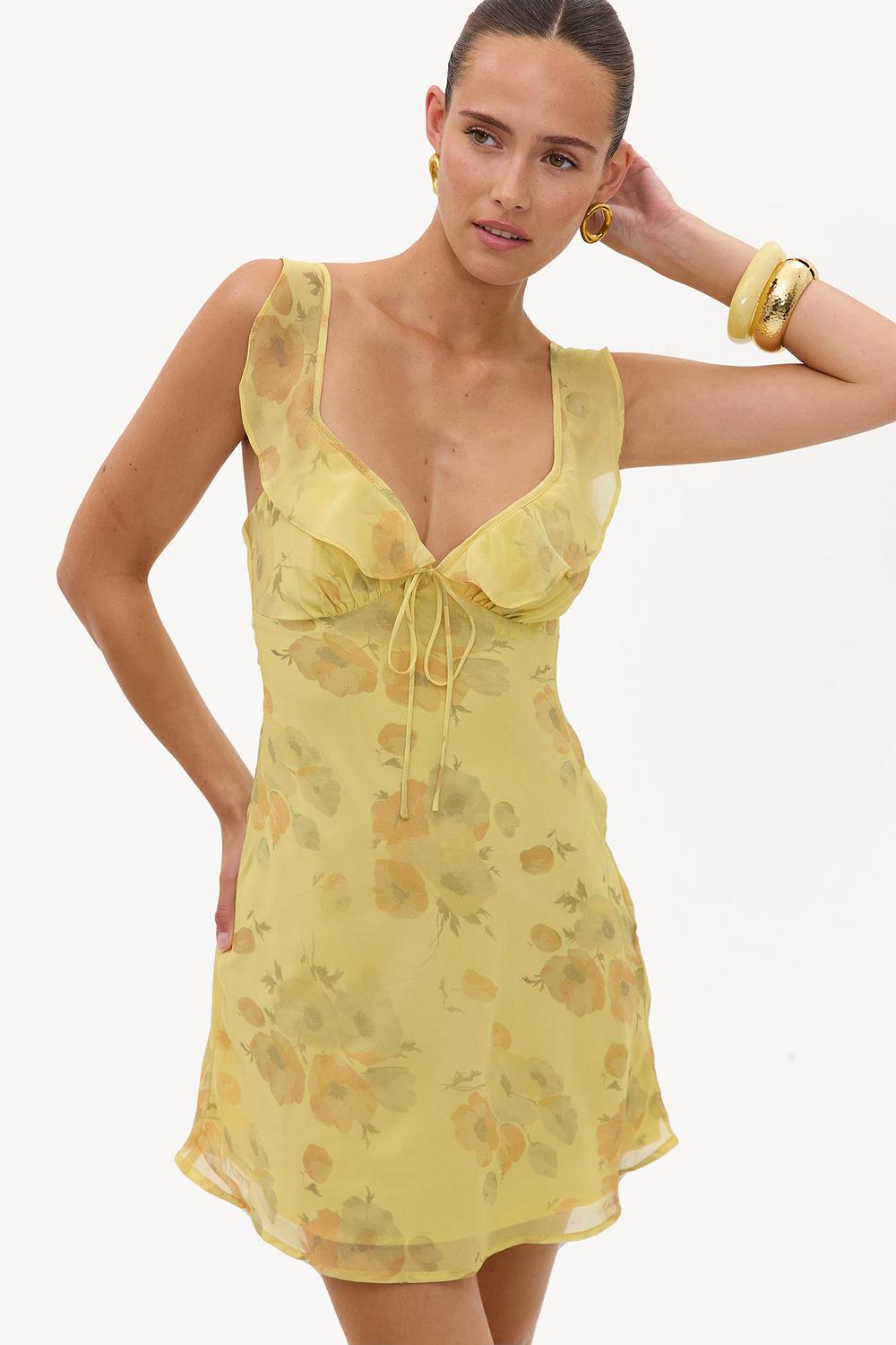 Minivestido amarillo con estampado floral