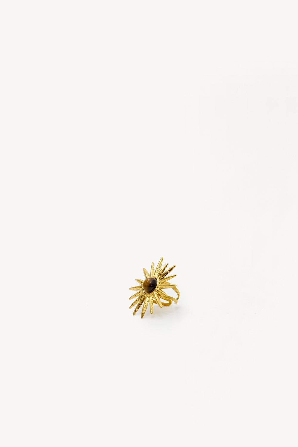 Bague imposante ajustable en or avec une fleur