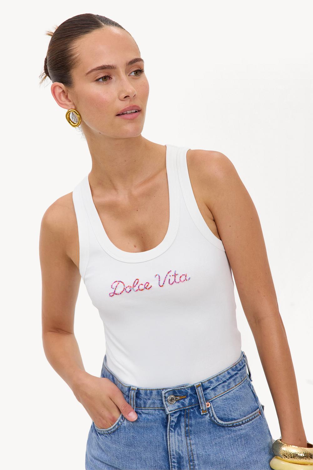 Débardeur blanc avec inscription en perles multicolores