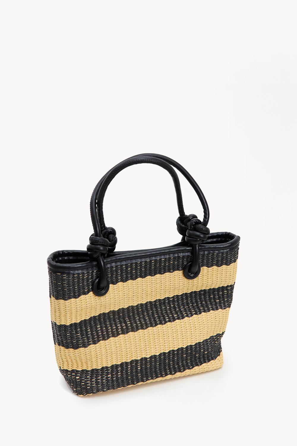 Bolso de mimbre con rayas negras