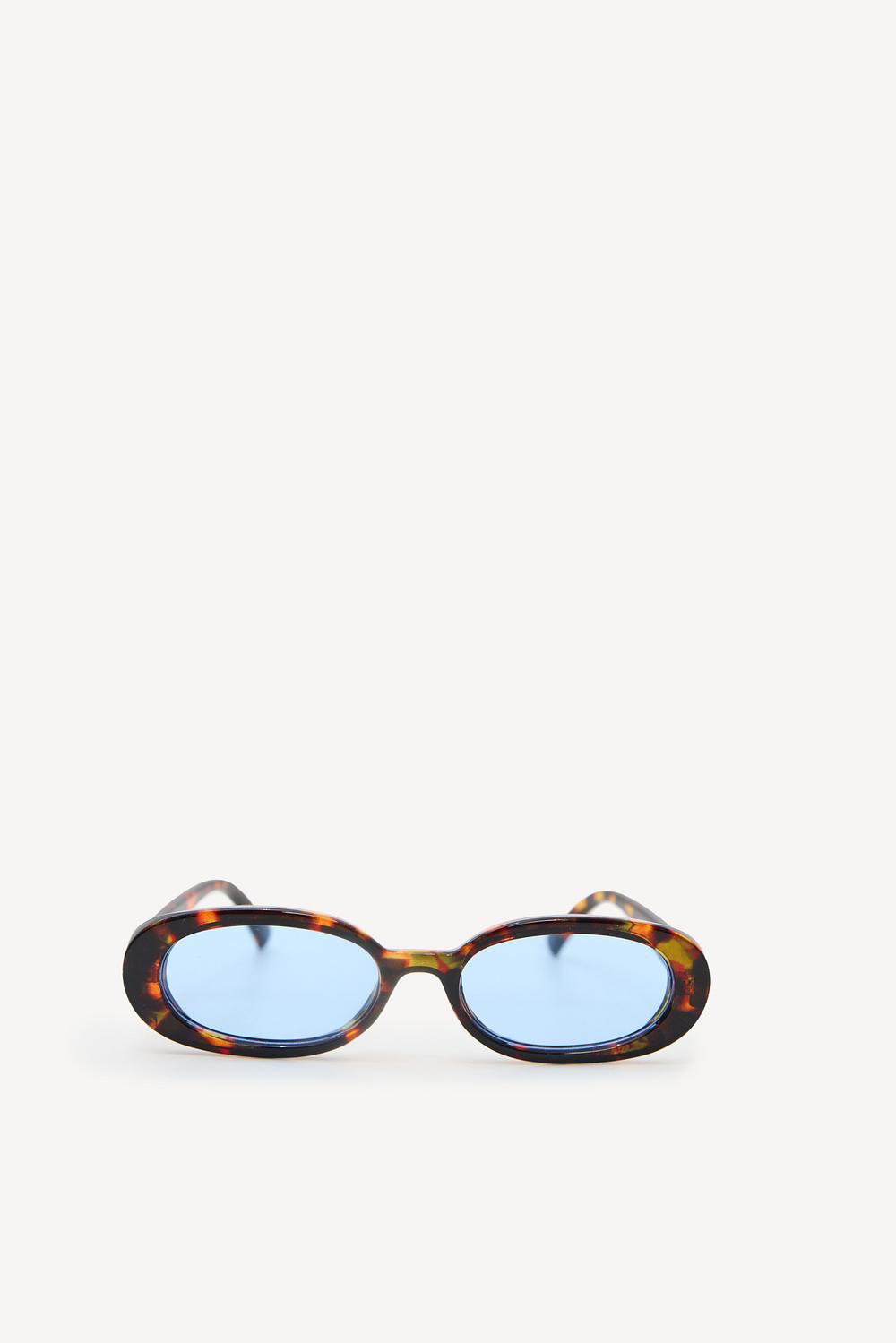 Gafas de sol marrones con estampado de leopardo y cristales azules