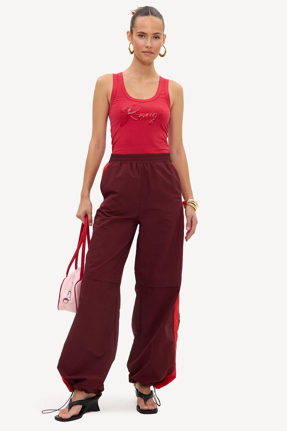 Bordeaux parachute trackpants met rode streep