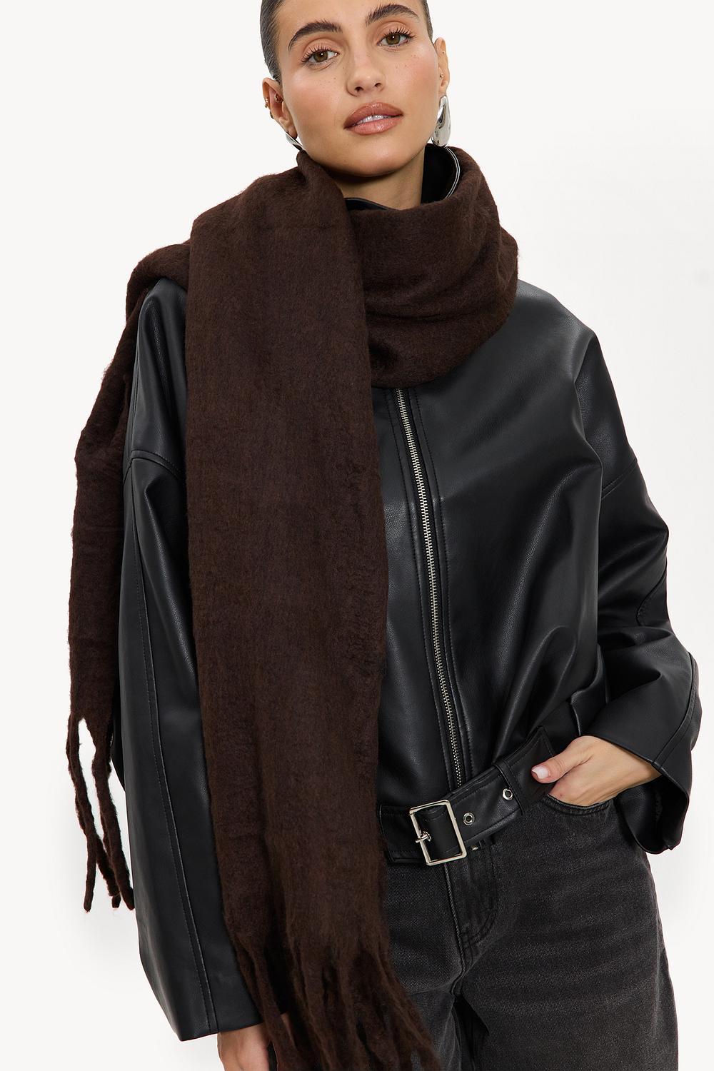 Écharpe marron foncé