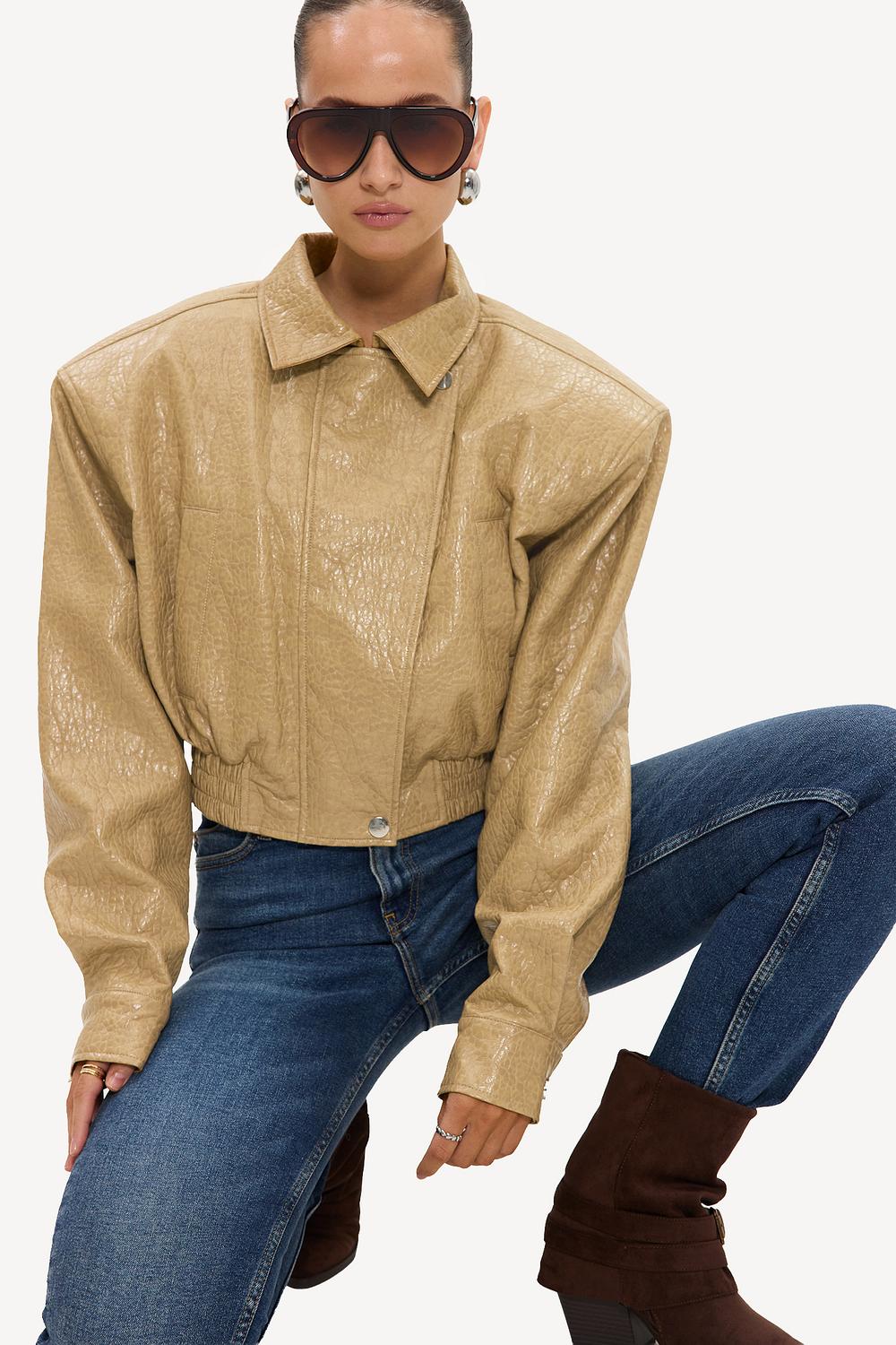 Chaqueta de PU color camel con hombreras