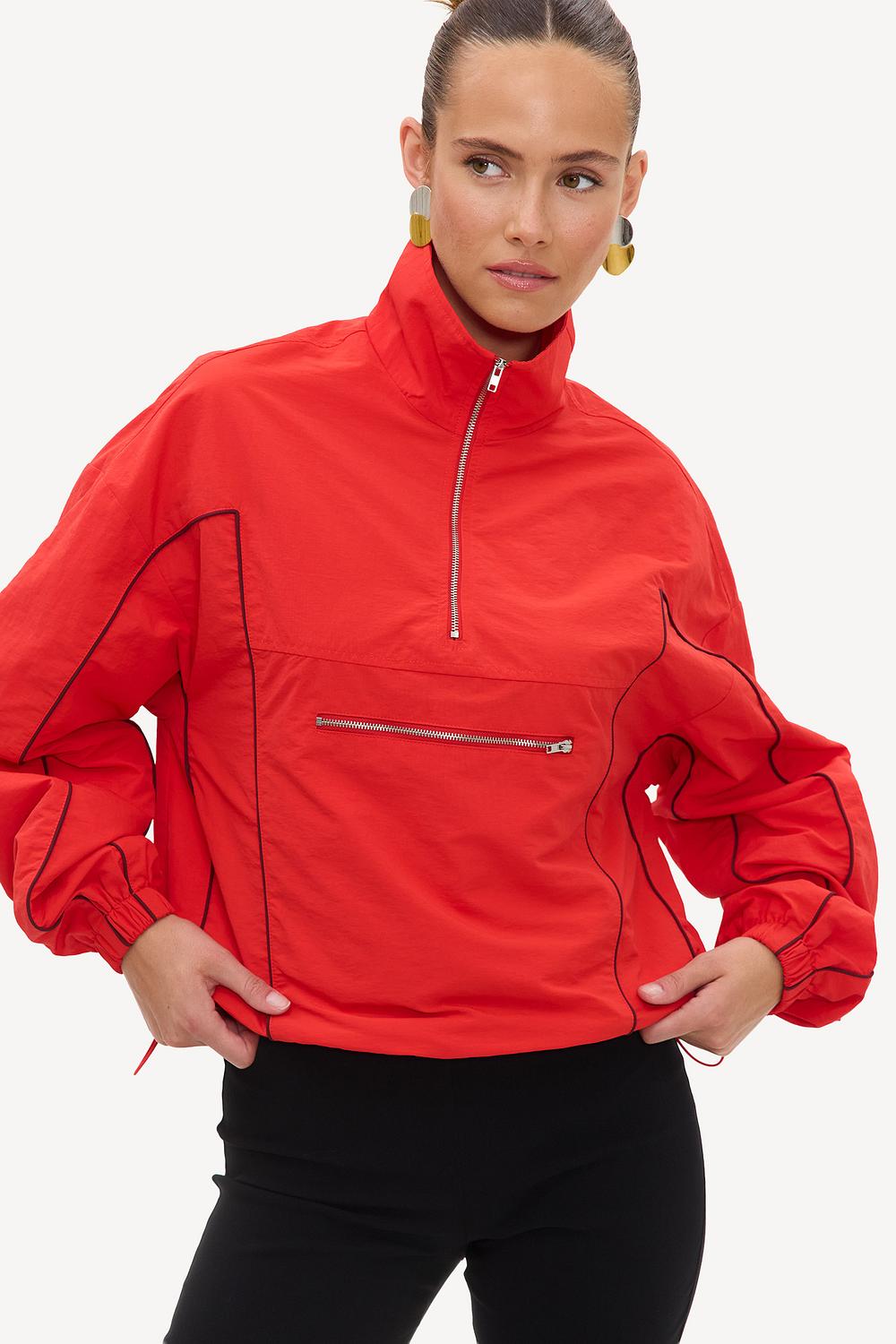 Chaqueta tipo paracaídas roja