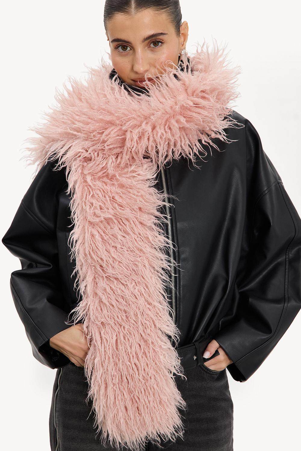 Lichtroze faux-fur sjaal