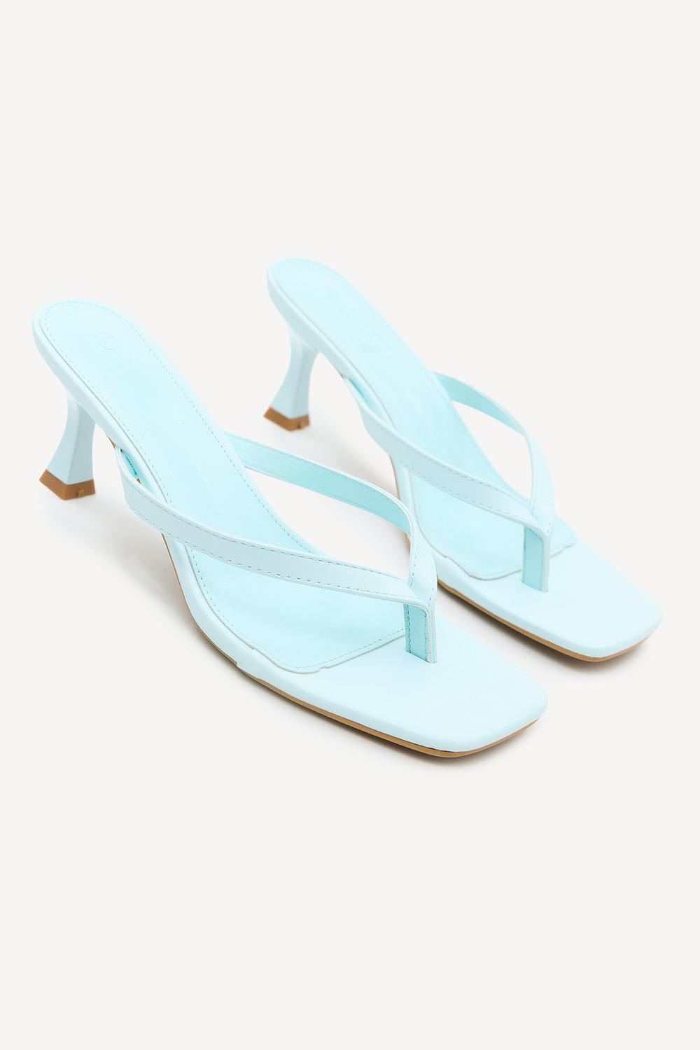 Light blue heeled flip-flops
