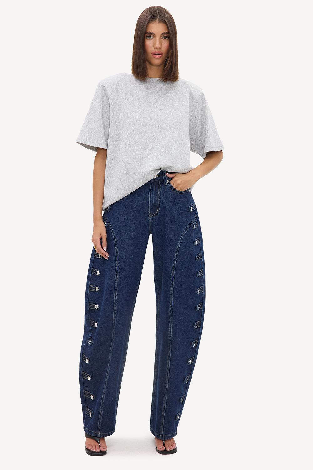 Dark blue balloon jeans with buttons