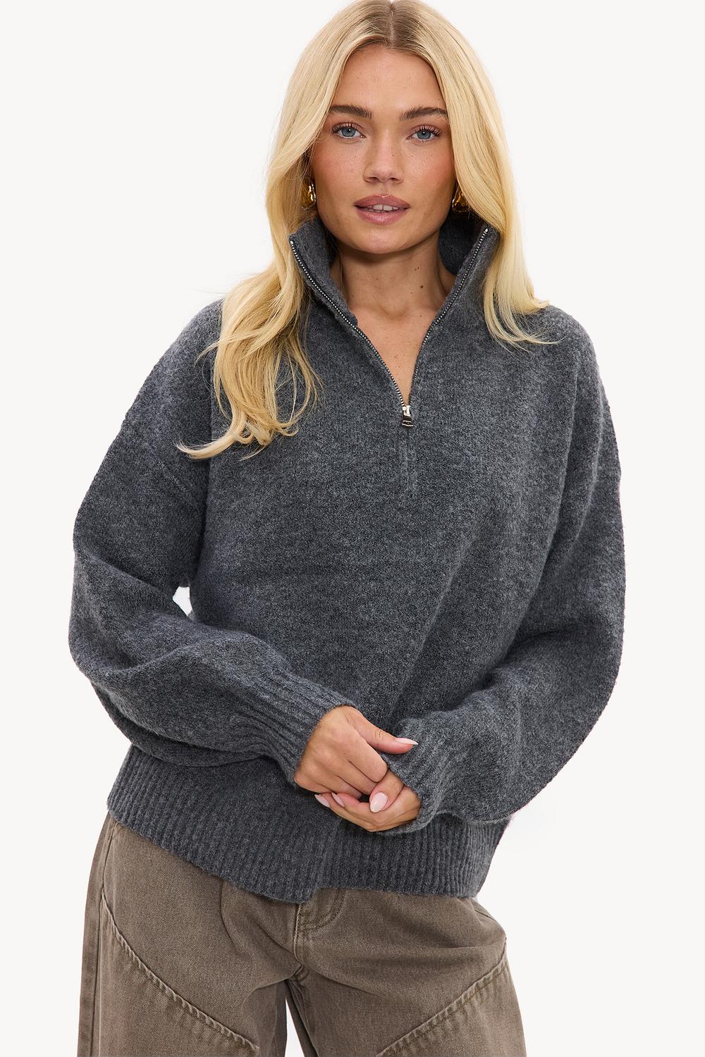 Pull gris à fermeture éclair