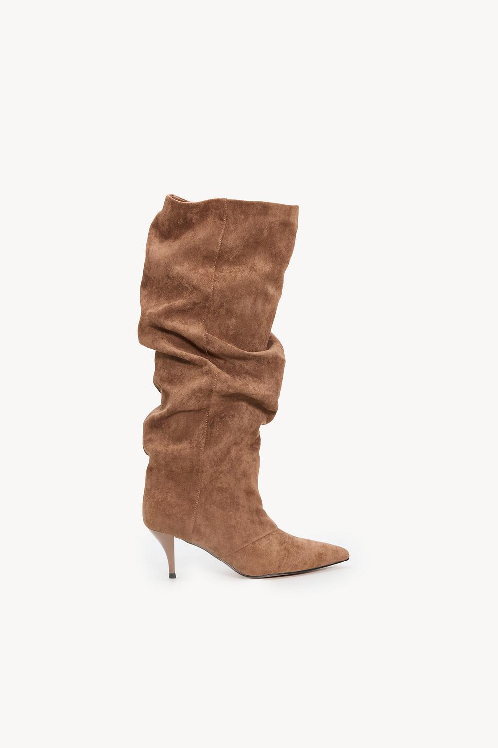 Botas altas color camel con tacón y efecto ante