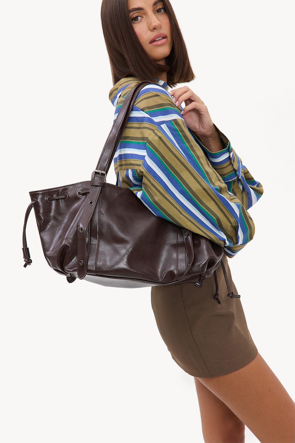 Bolso marrón