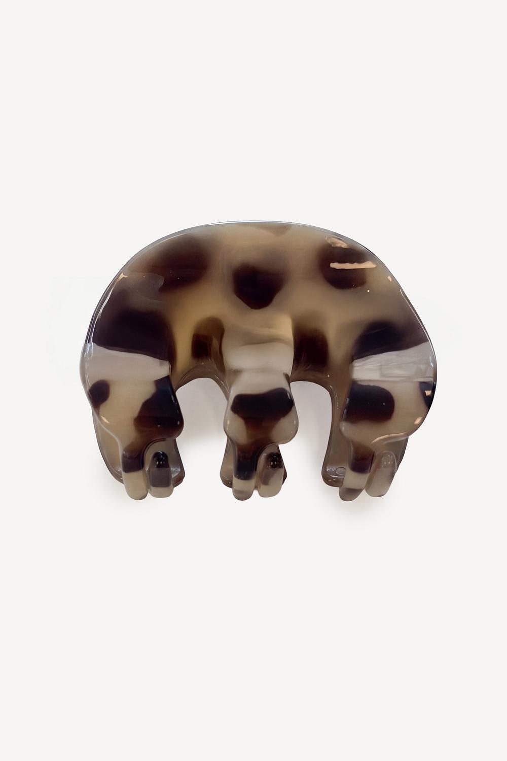 Bruine haarklip met leopard print