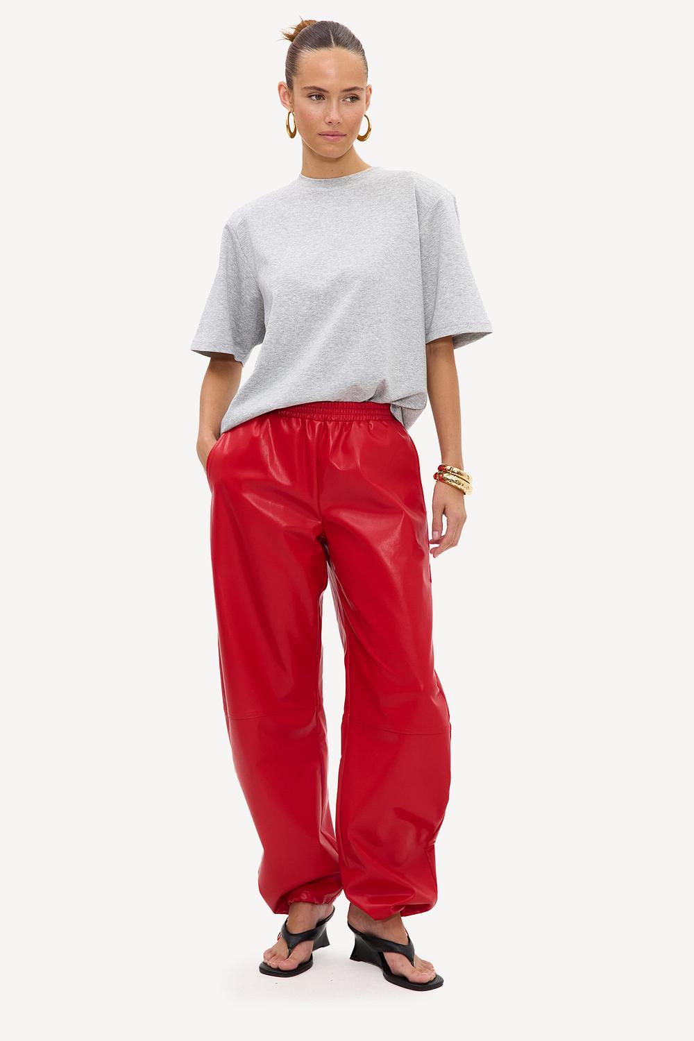 Red balloon-style PU trousers