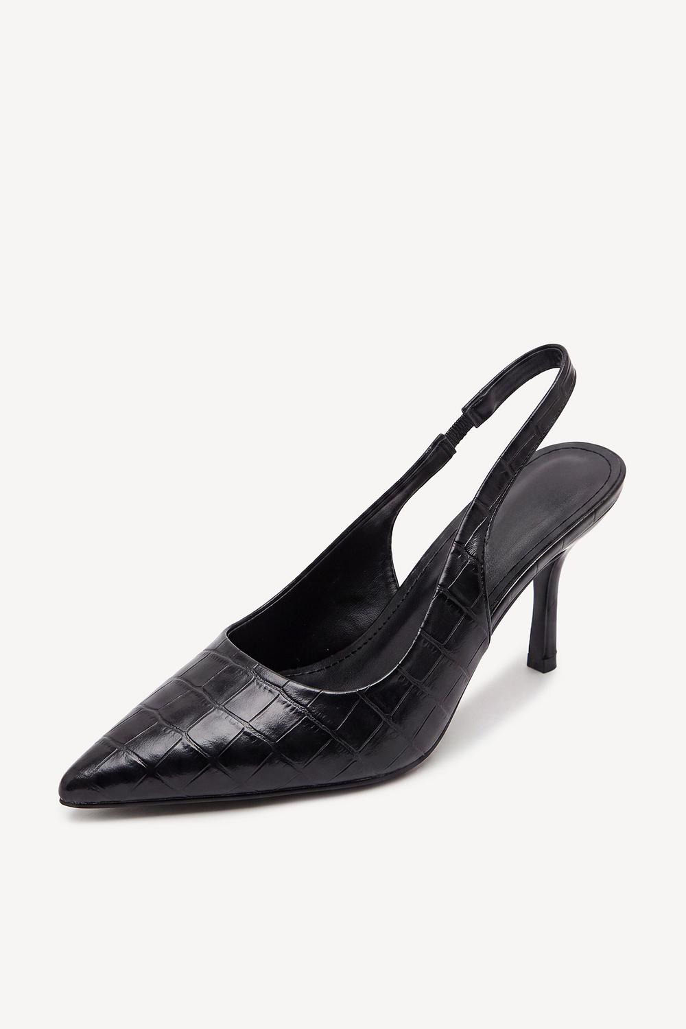 Black heels with crocodile print