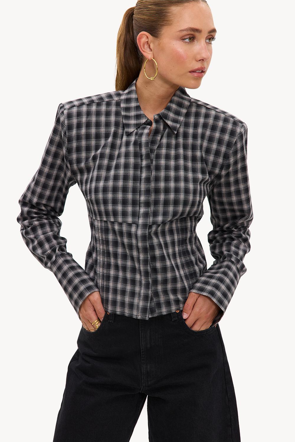 Blusa gris a cuadros con lazo y hombreras