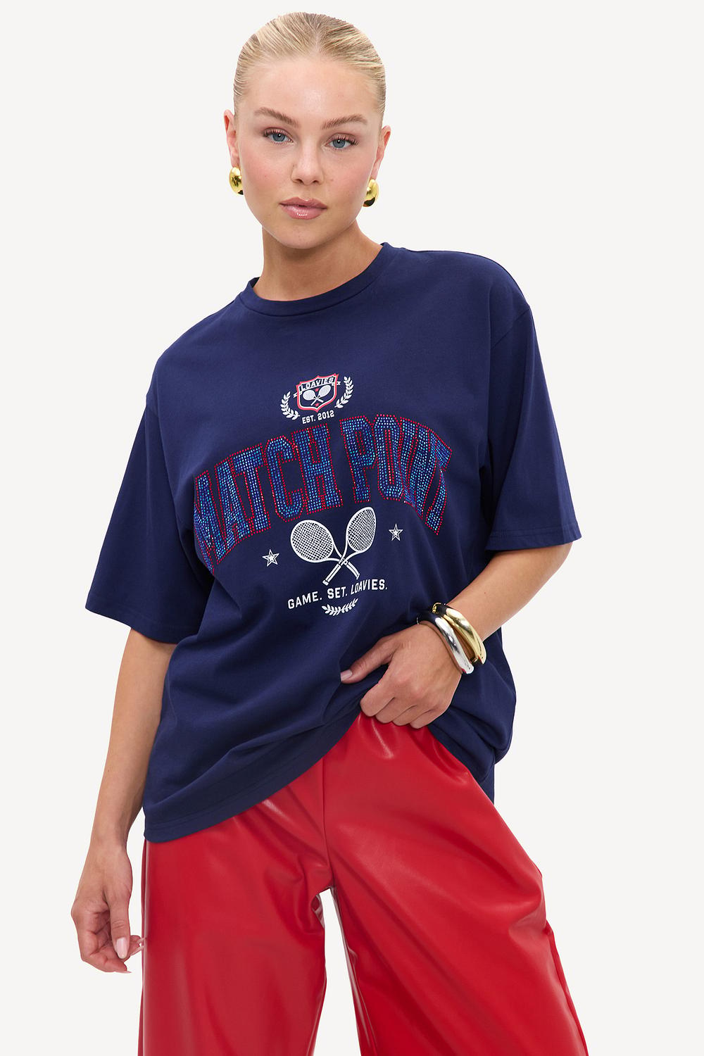 T-shirt bleu foncé tendance avec des strass