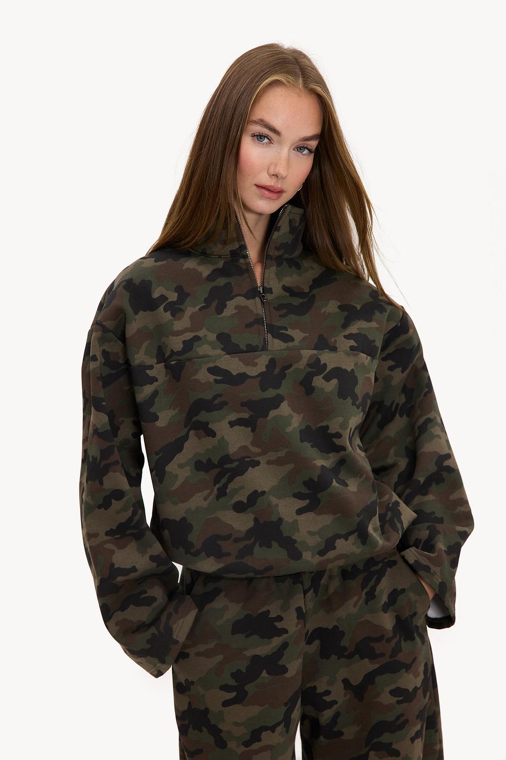 Jersey verde de camuflaje con cremallera