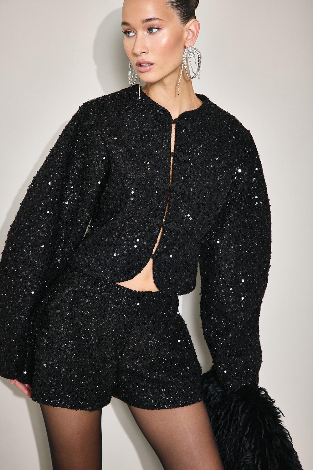 Blazer corto negro con lentejuelas