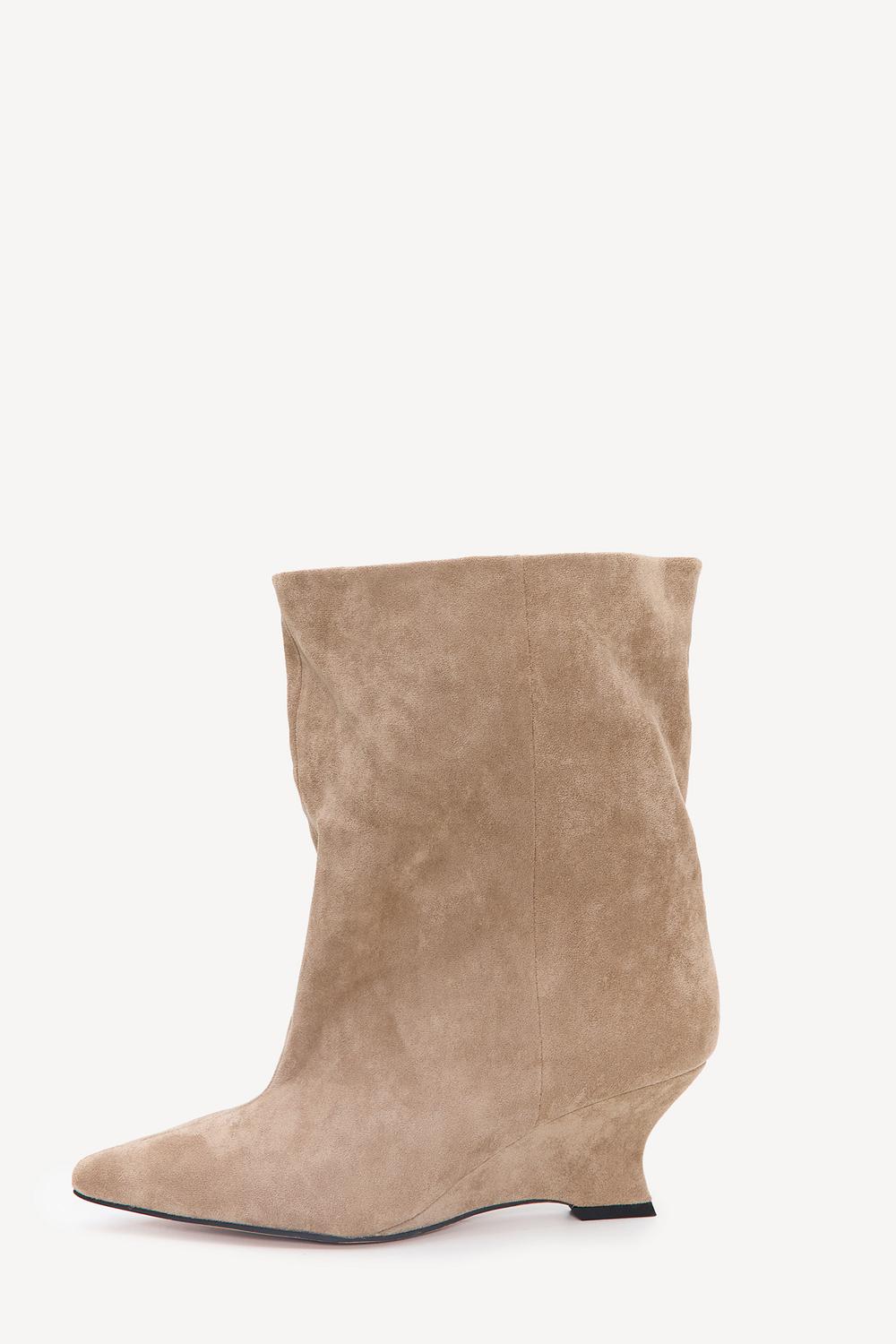 Bottes courtes marron à talons, aspect daim