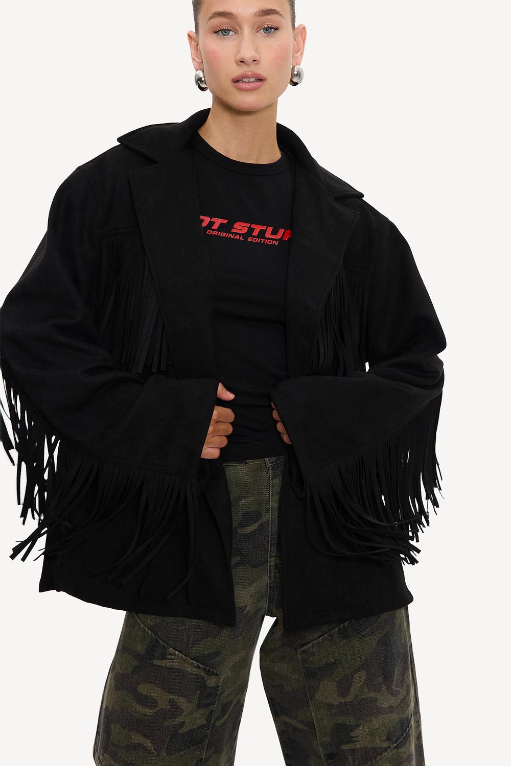 Chaqueta negra con flecos