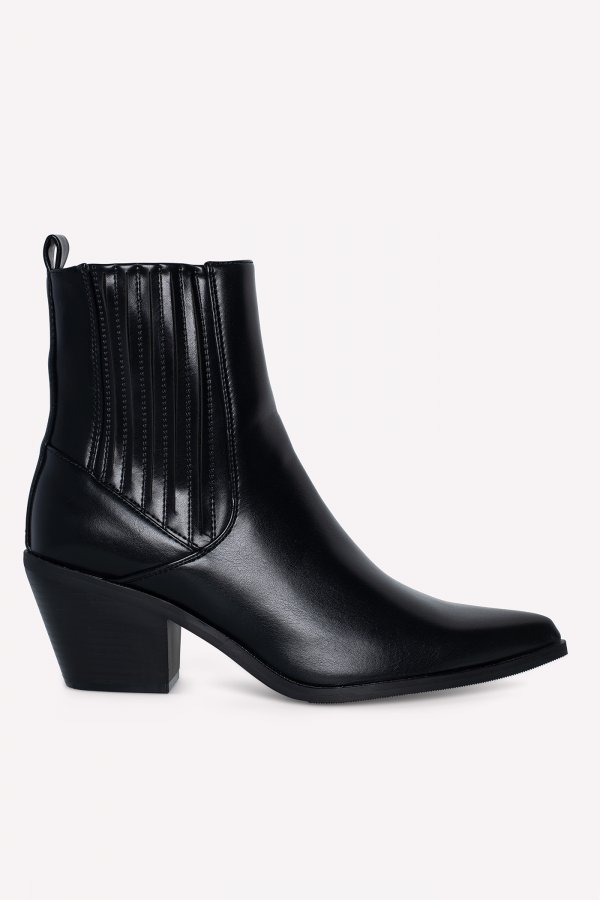 Black ankle boots | Loavies