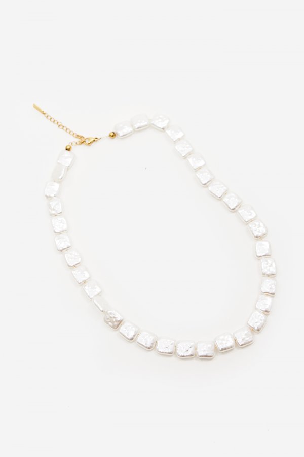 Golden pearl choker Loavies